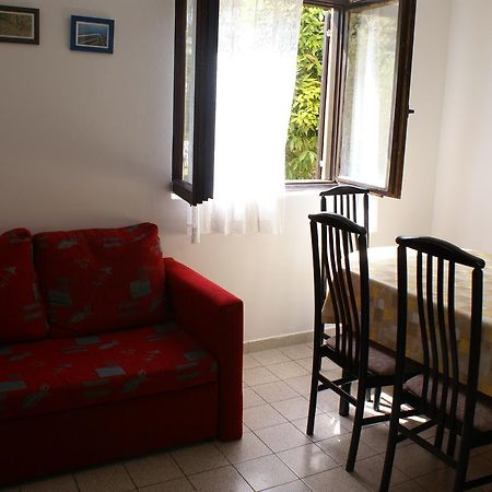 Apartment Ana M Krk Town Eksteriør bilde