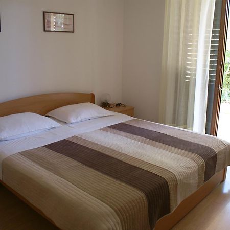Apartment Ana M Krk Town Eksteriør bilde