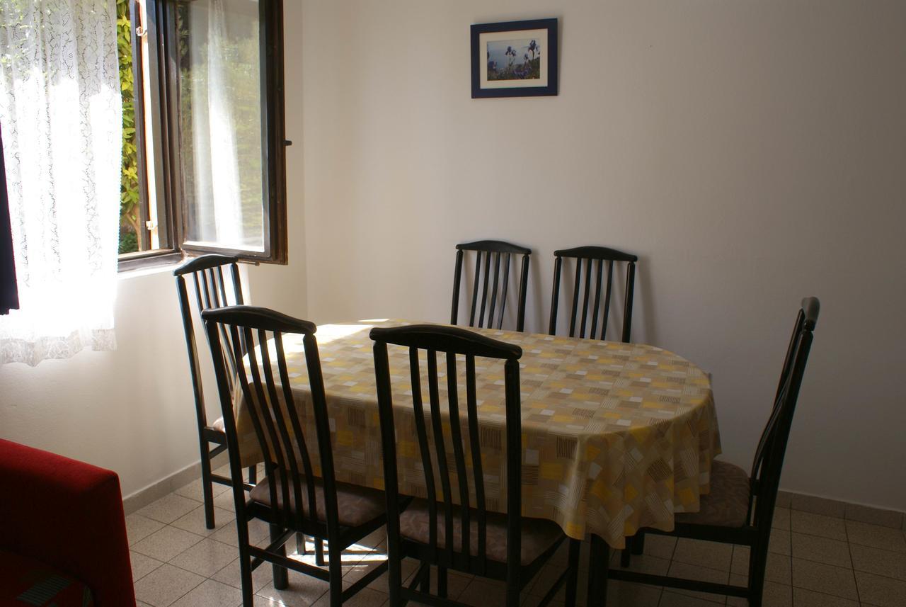 Apartment Ana M Krk Town Eksteriør bilde